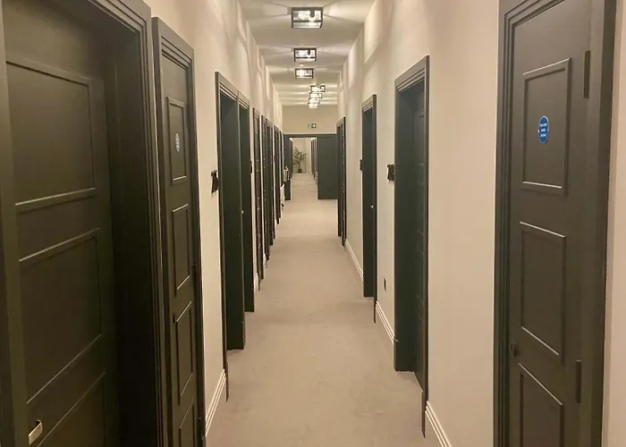 Central Hastings Contemporary Studio Apartment