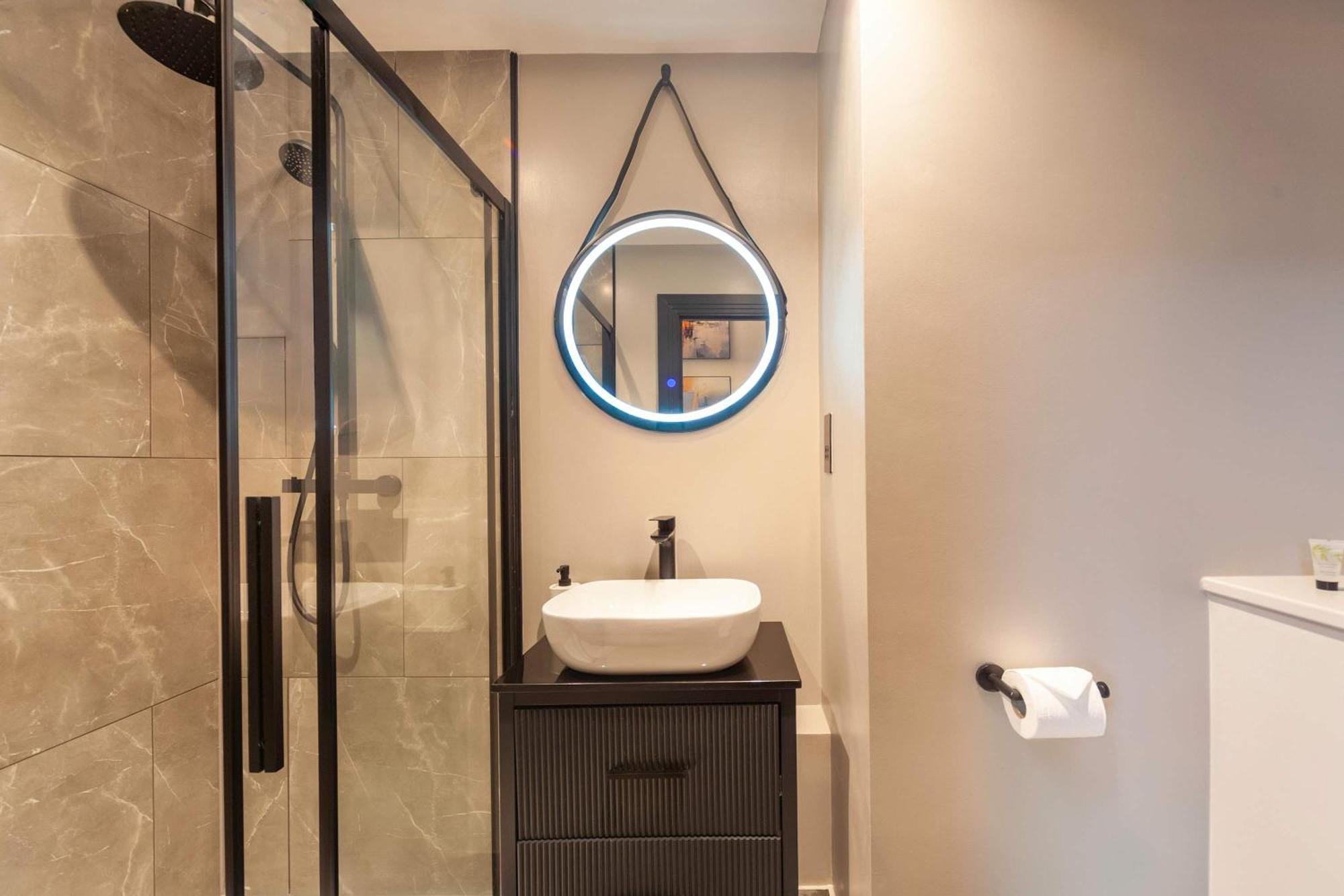 Contemporary Apartamento Hastings
